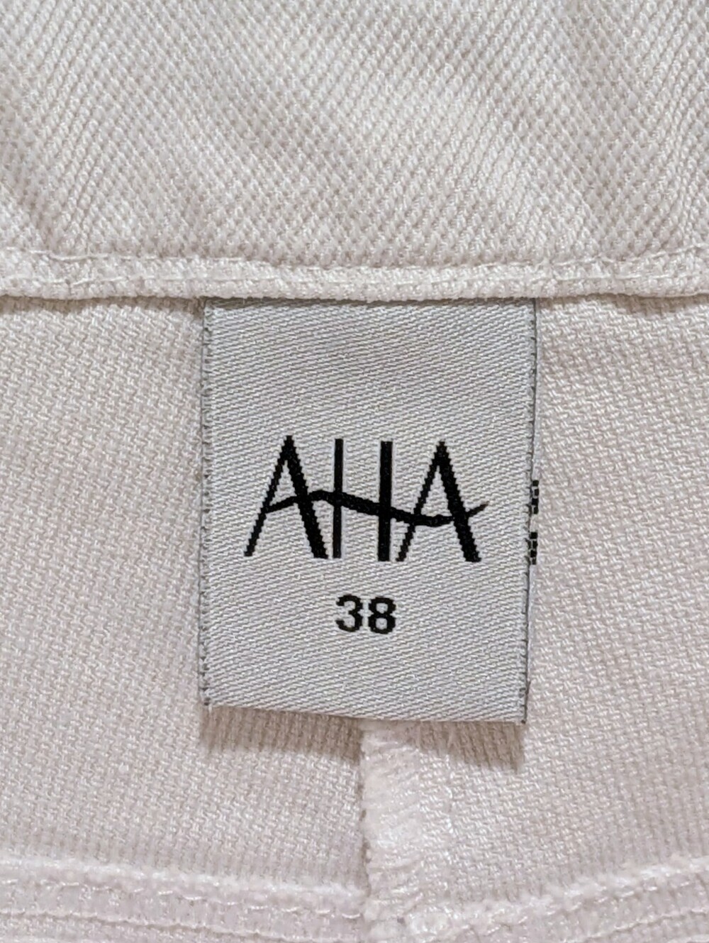 3/$30 EUC AHA Portugal 38 White Cotton Denim Cuff Shorts with Button Pockets - Picture 5 of 5